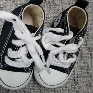 Converse first star baby shoe